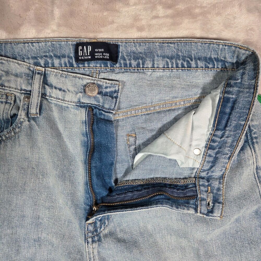 GAP NWT High Rise Wide Leg Cargo Jeans Women’s 10/30 Short Light Wash - Picture 4 of 13